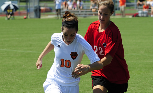 Junior midfielder Rebecca Rahn