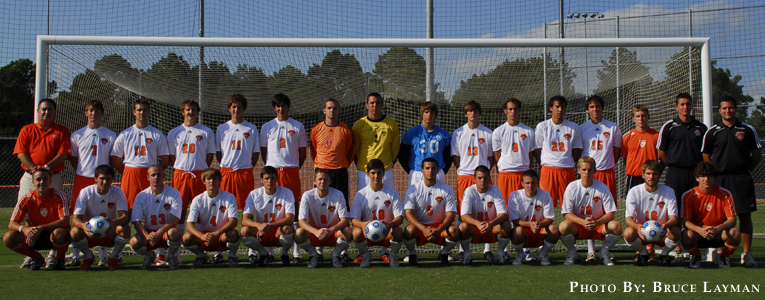 2009-10 mens soccer team photo_765x300.jpg