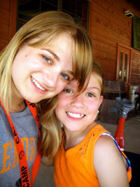 Anna Lennartson and a camper wear Hendrix orange
