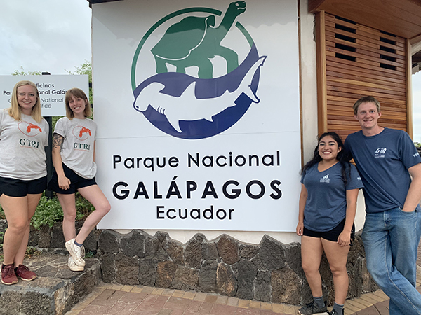 Galapagos-2019_4978group_web.jpg Galapagos-2019_4978group_web.jpg